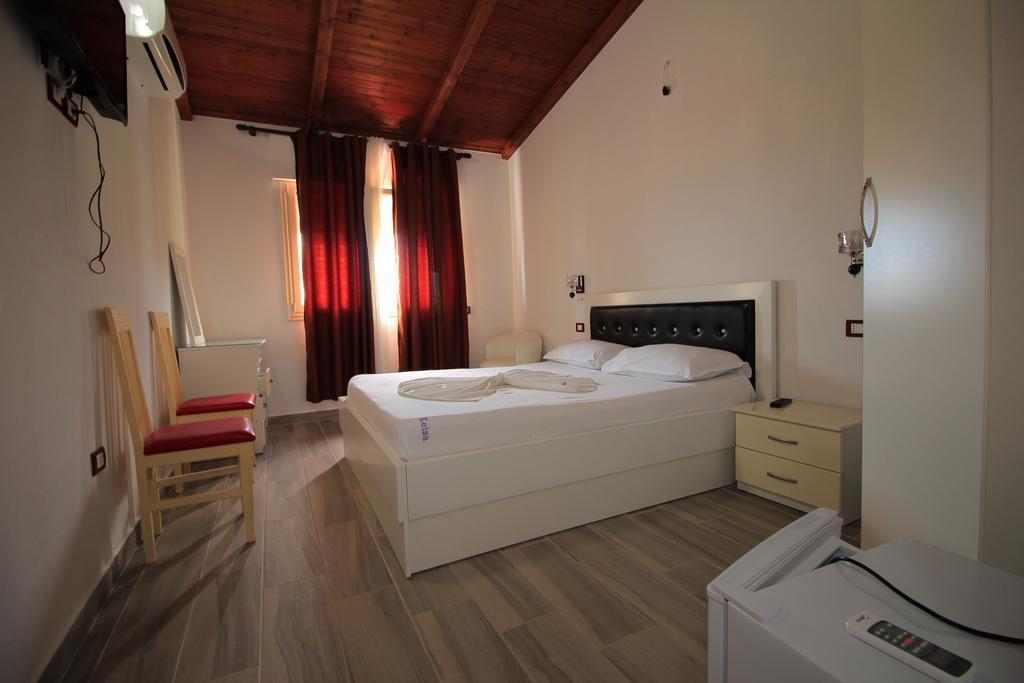 Hotel Keisa Dhermi Bagian luar foto