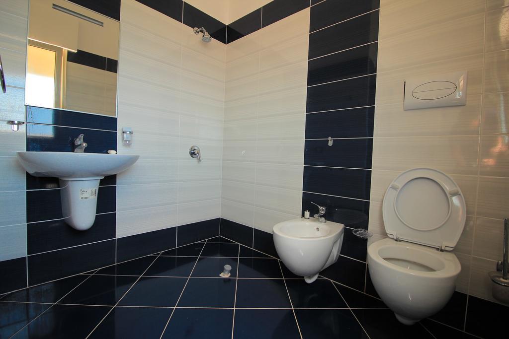 Hotel Keisa Dhermi Bagian luar foto