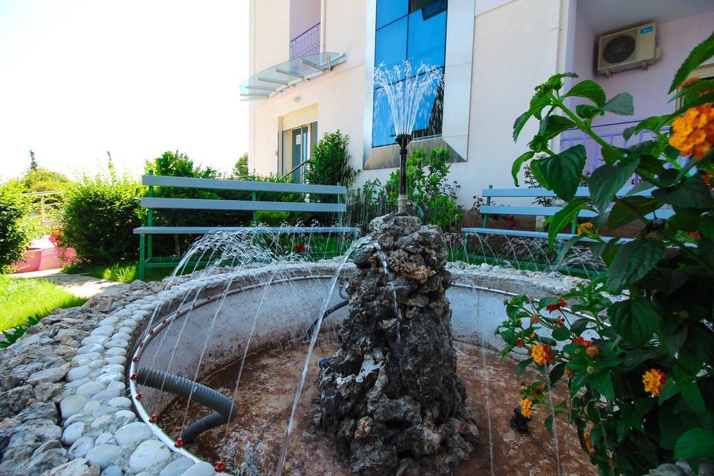 Hotel Keisa Dhermi Bagian luar foto