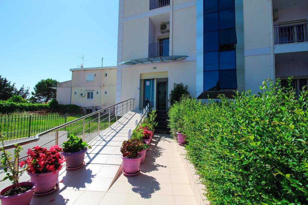 Hotel Keisa Dhermi Bagian luar foto